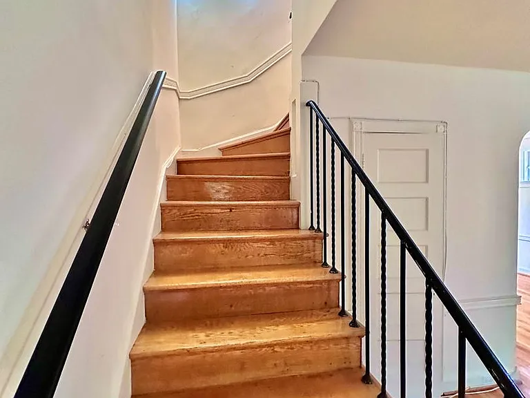 4422 Greenwich Pkwy NW — Photo 17