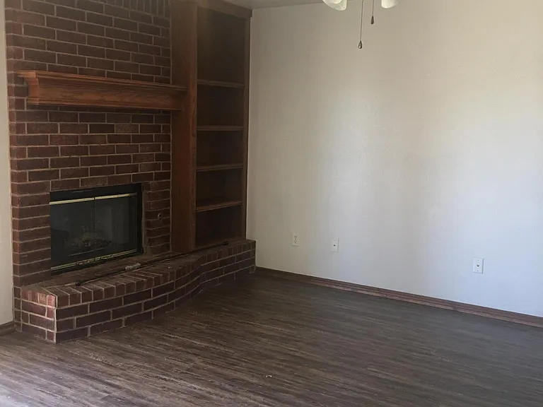 628 NW 22nd St — Photo 12