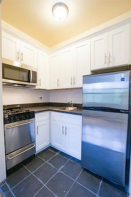 Rented by DSA Realty | media 10