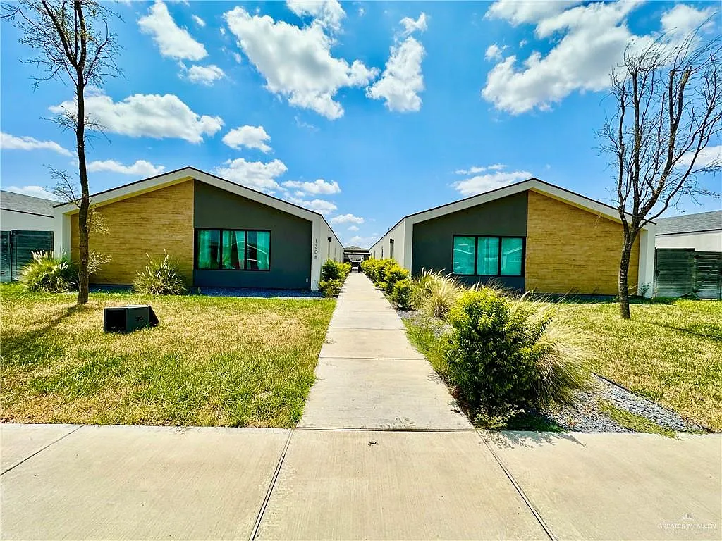 3 bed, 2.0 bath, 4500 sqft, $1,300 — Photo 1