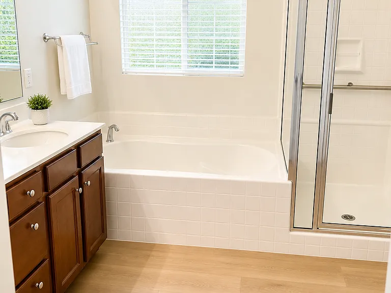 33919 Galleron St — Photo 13