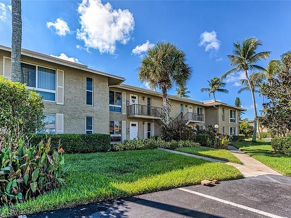 2nd image of 96 Glades Blvd APT 3