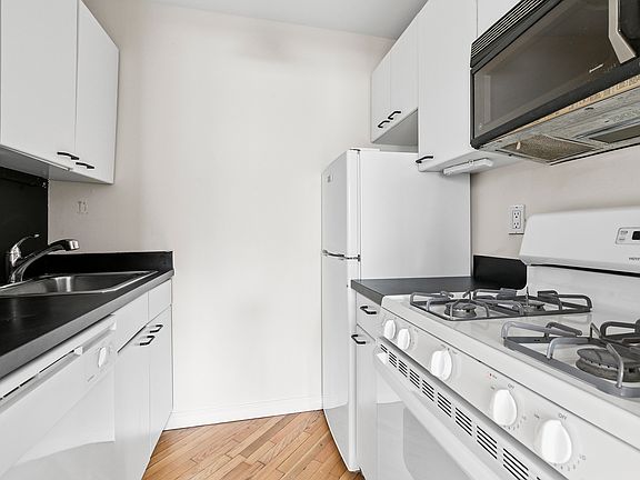 4th image of 85 8th Ave APT 3P