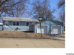 2020 S Lakeport St, Sioux City, IA 51106