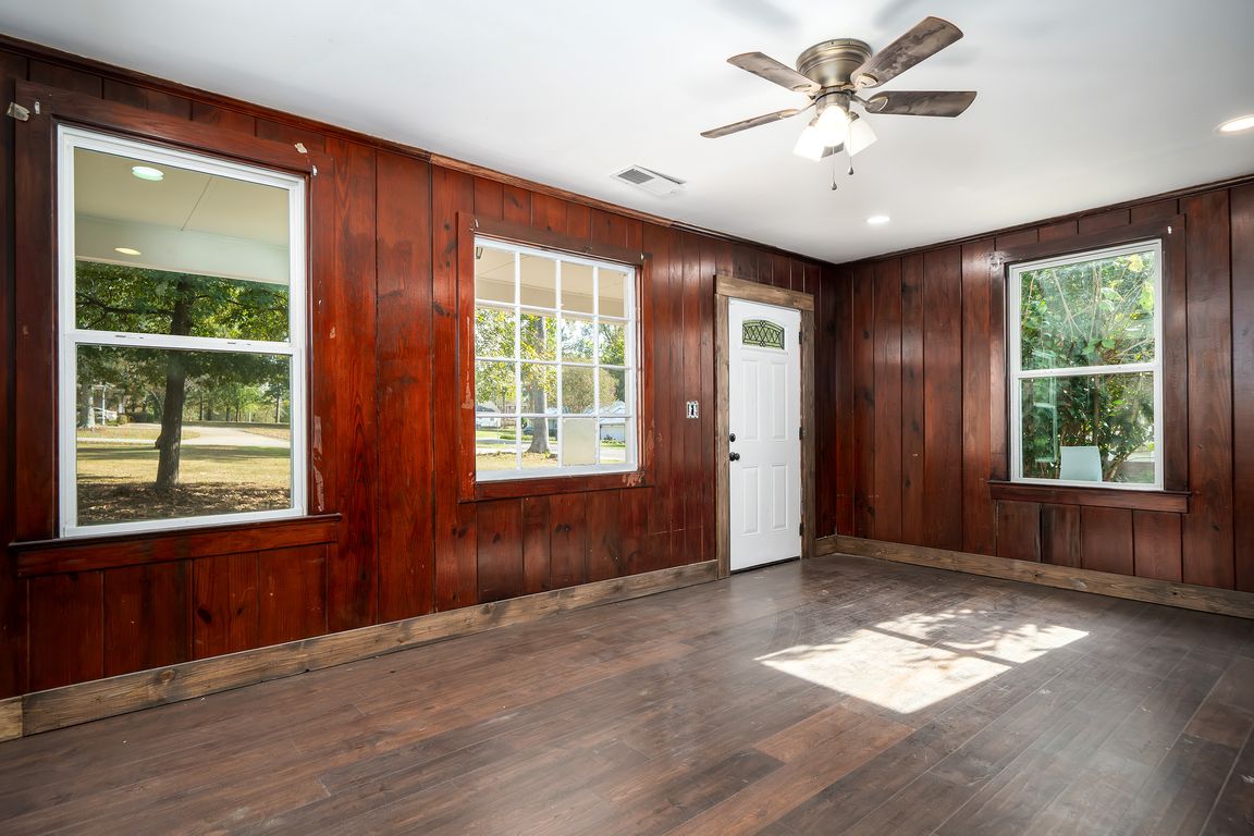 next background image