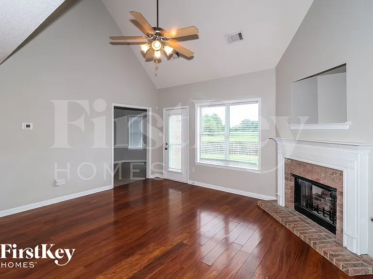 100 Misty Hill Cv — Photo 3