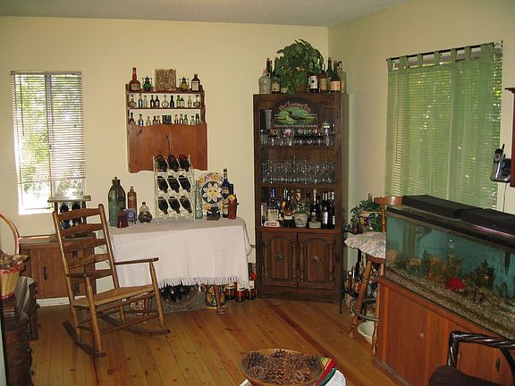 3rd image of 2428 Fairmount Ave