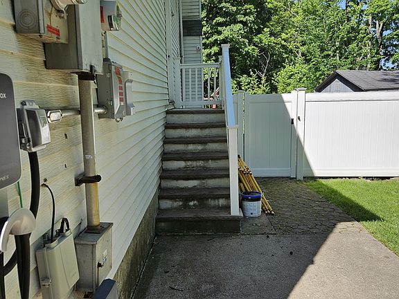 2nd image of 496 Alverson Ave #2