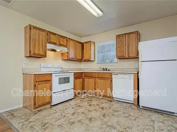 1425 W Sligo St APT 2, Fayetteville, AR 72701