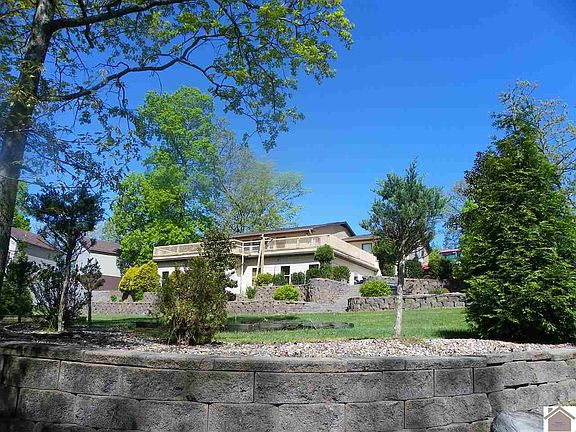 3rd image of 696 Imogene Dr