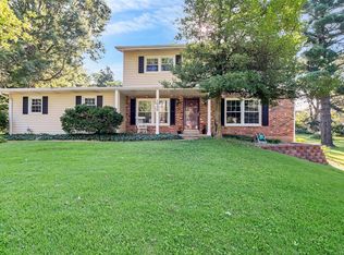 1050 Geringer Ct, Saint Louis, MO 63135