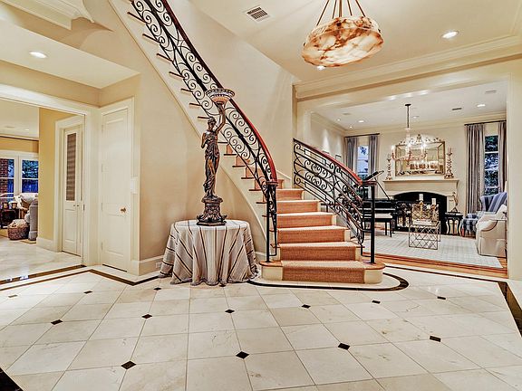 4th image of 5568 Lynbrook Dr