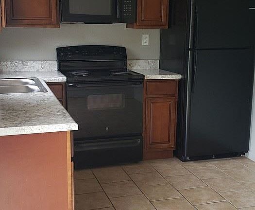 3rd image of 701 S Elm St APT D4