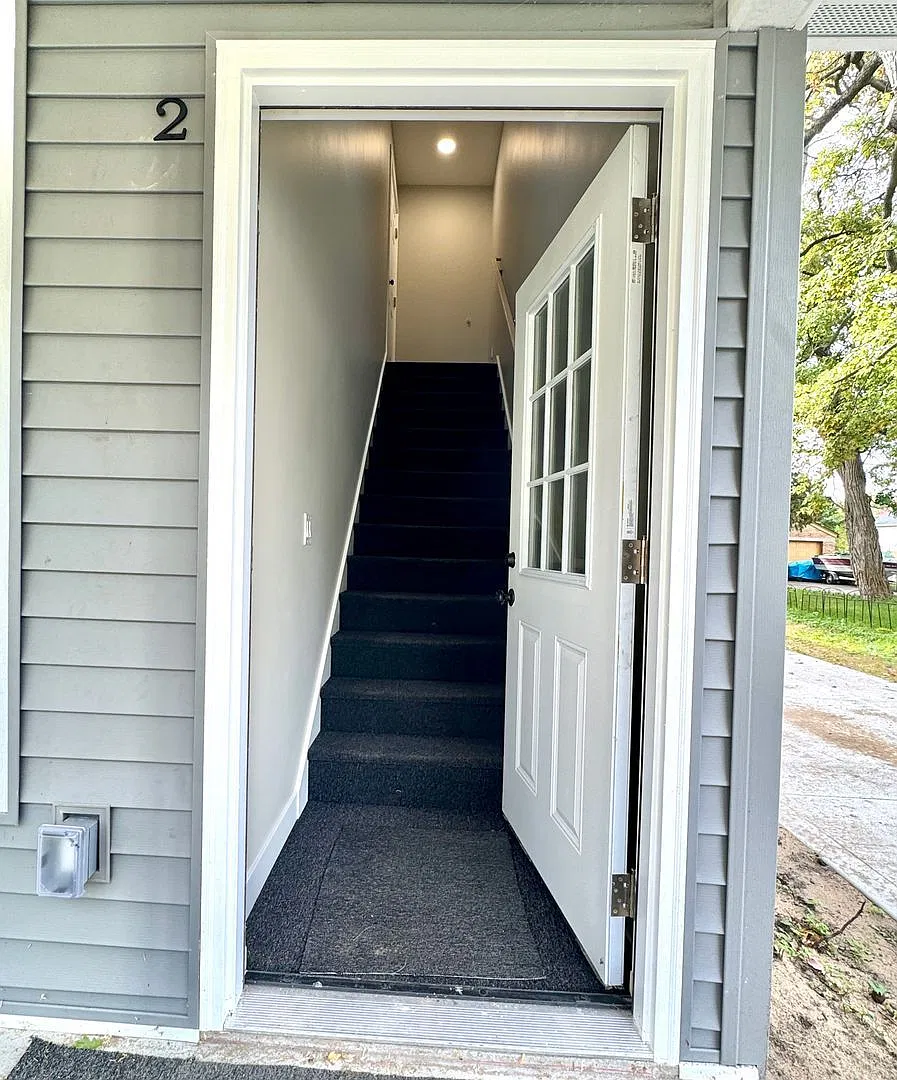 3 bed, 3.0 bath, $1,295 — Photo 2