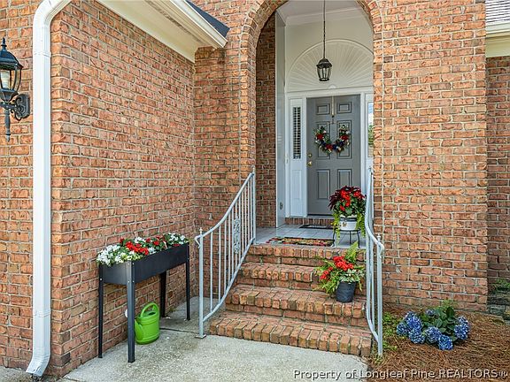 2nd image of 2923 Rosecroft Dr