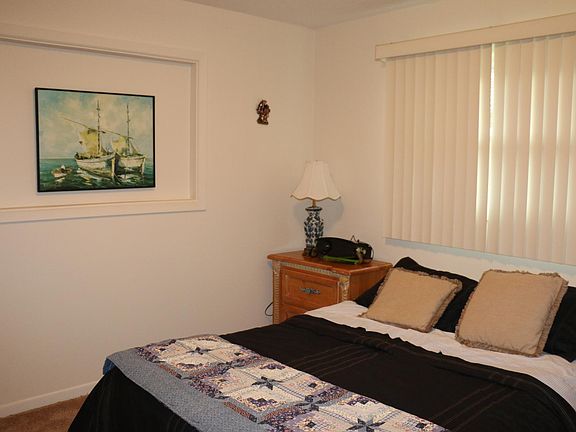 5th image of 710 SW Kings Bay Dr