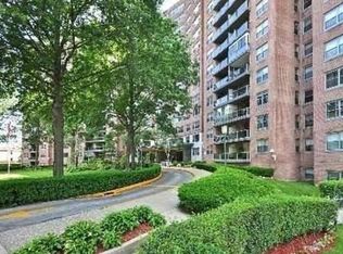 6120 Colonial Ave, Flushing, NY 11375