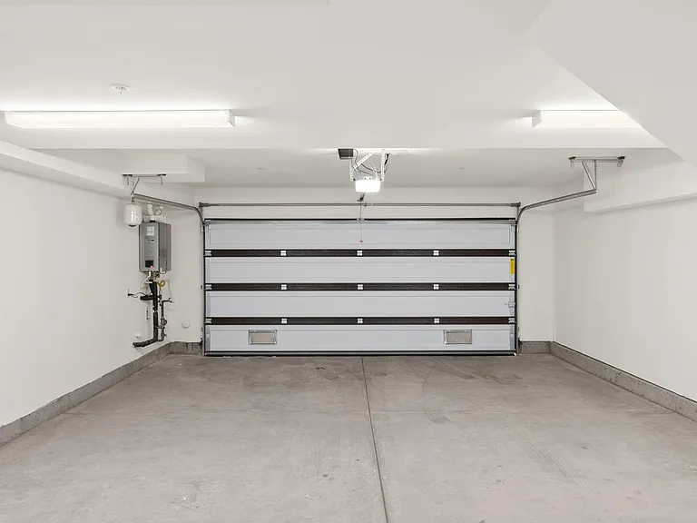 3201 Doheny Way — Photo 30