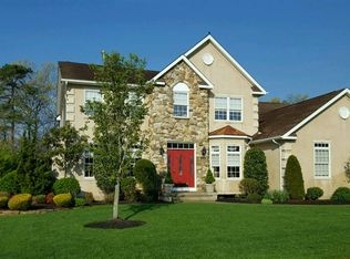 29 Pebble Beach Dr, Egg Harbor Township, NJ 08234