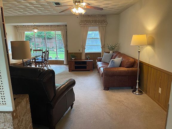 3rd image of 153 Oakhurst Dr