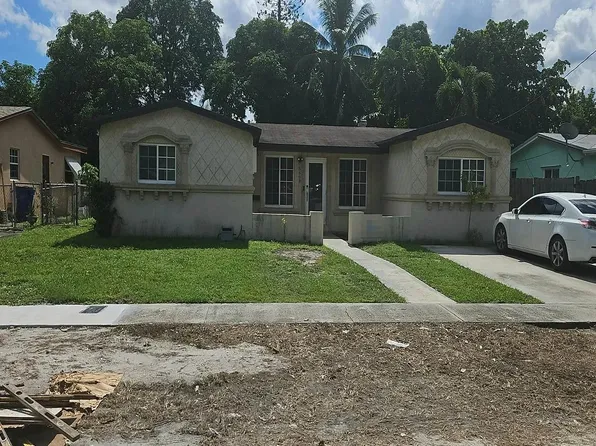 3698 NW 39th St, Lauderdale Lakes, FL 33309