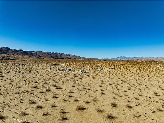 3rd image of 64004 Desert Trail Dr