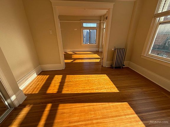 2nd image of 1000 Powell St APT 32