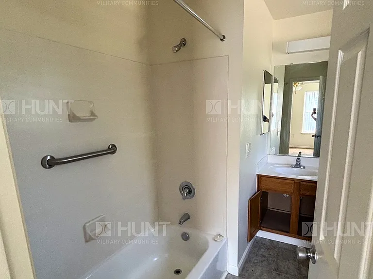 14 Enduring Freedom Pkwy — Photo 10