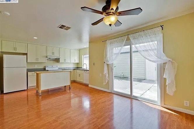 4337 Planet Cir photo 1