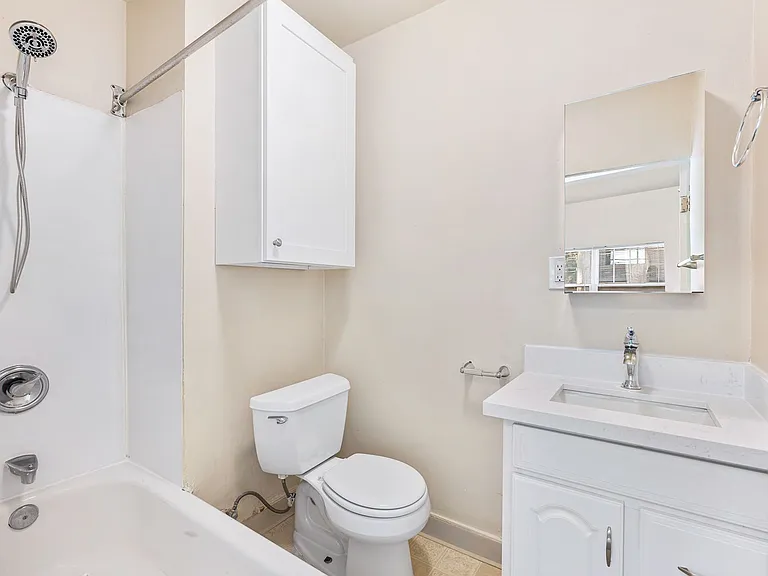 Abbey Park Apartments — Photo 19