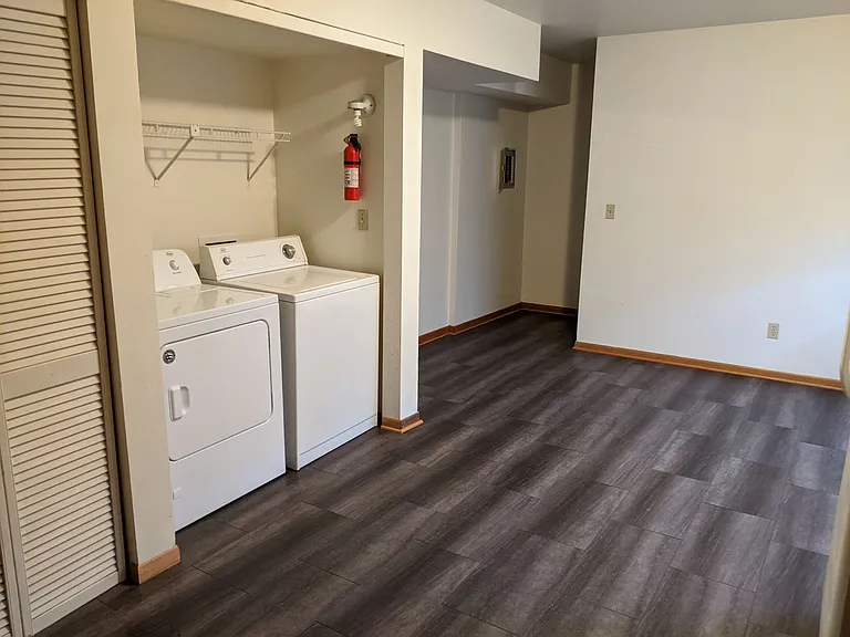 1111 Spiros Ct — Photo 4
