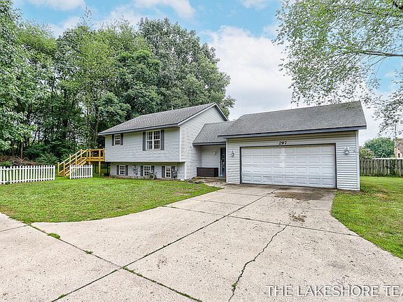 3rd image of 297 Felch St
