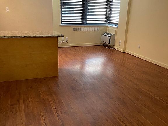 3rd image of 2601 Pennsylvania Ave APT 651