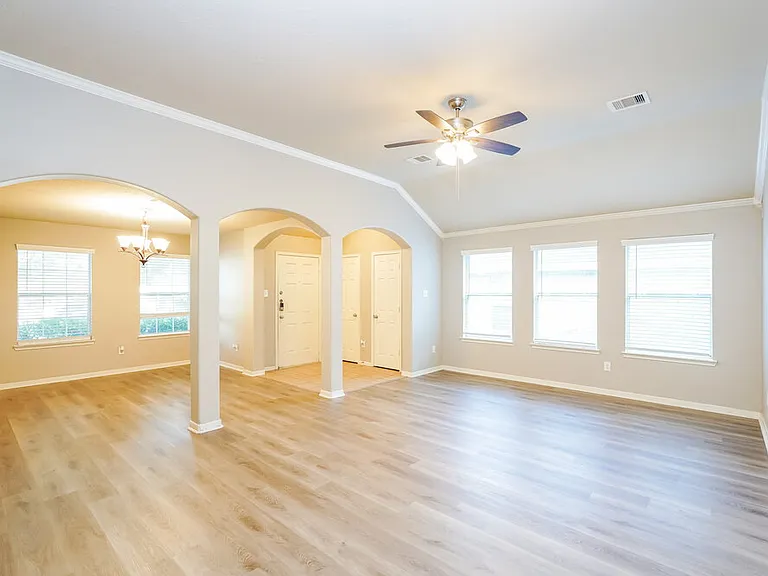 1710 Leafhopper Ln — Photo 5