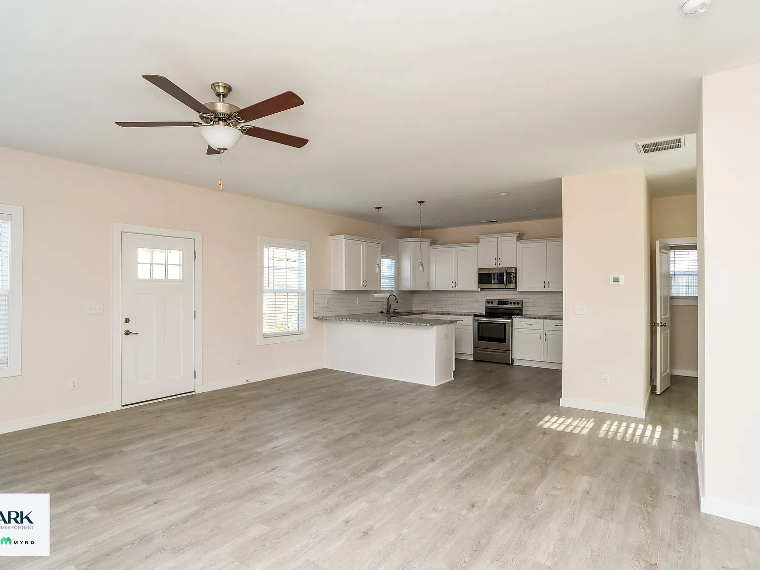 3 bed, 2.5 bath, 1431 sqft, $1,785 — Photo 4
