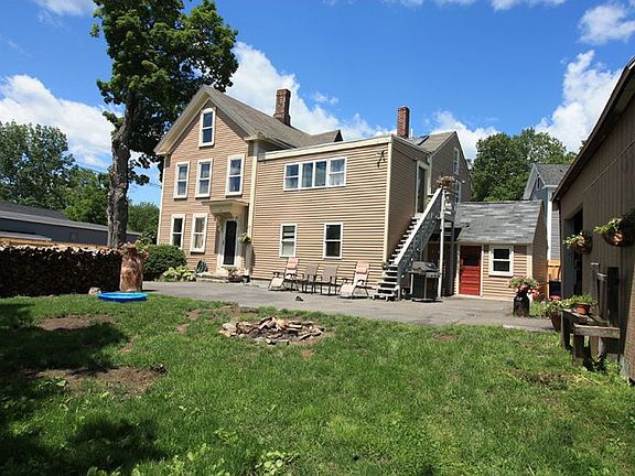 3rd image of 39 Court St