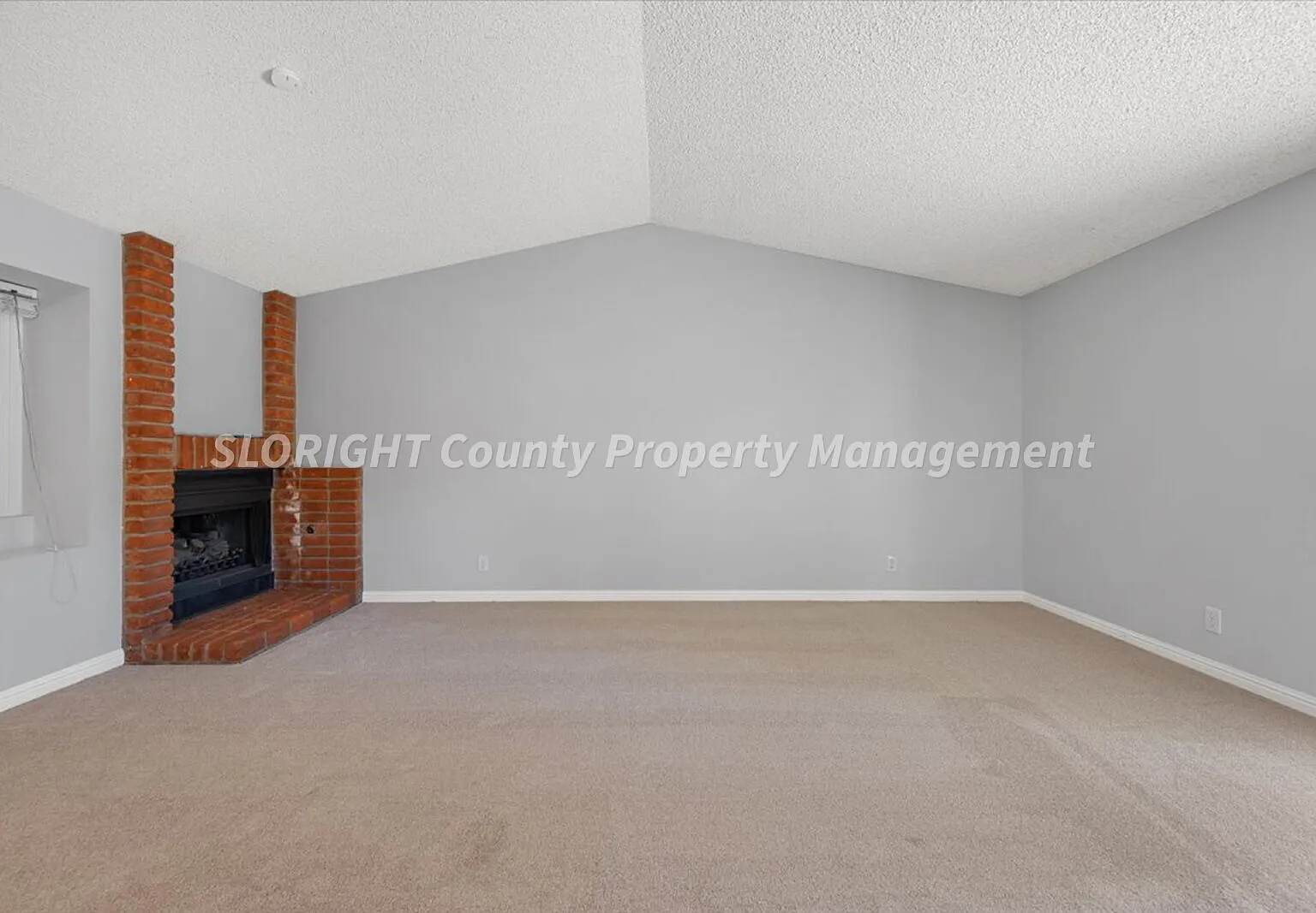 3 bed, 1.5 bath, 1239 sqft, $3,250 — Photo 3