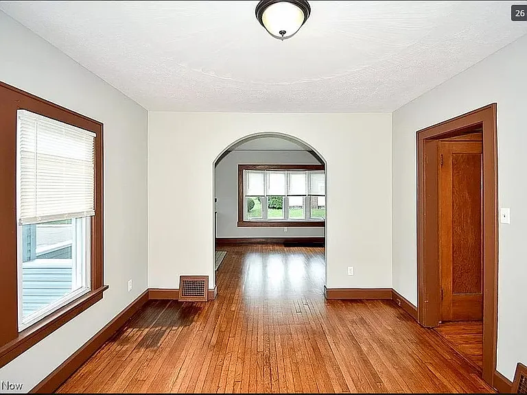 600 Columbus Ave NW — Photo 24