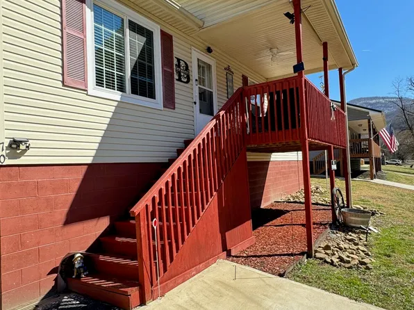 70 Station Ln, Harlan, KY 40831