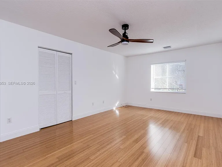 1540 N Trafalgar Cir — Photo 19