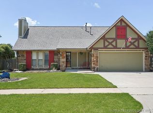1216 S 31st St, Broken Arrow, OK 74014
