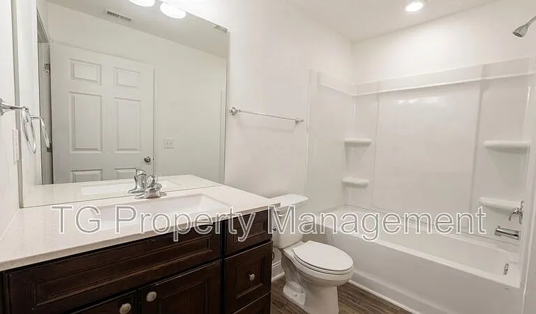 1756 Lane Ave S #1 — Photo 10