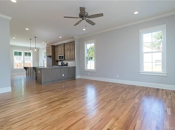 2nd image of 909 Catawba St