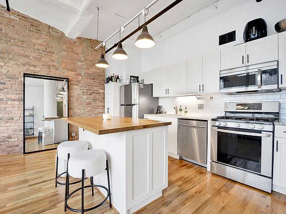 3rd image of 1322 S Wabash Ave APT 510