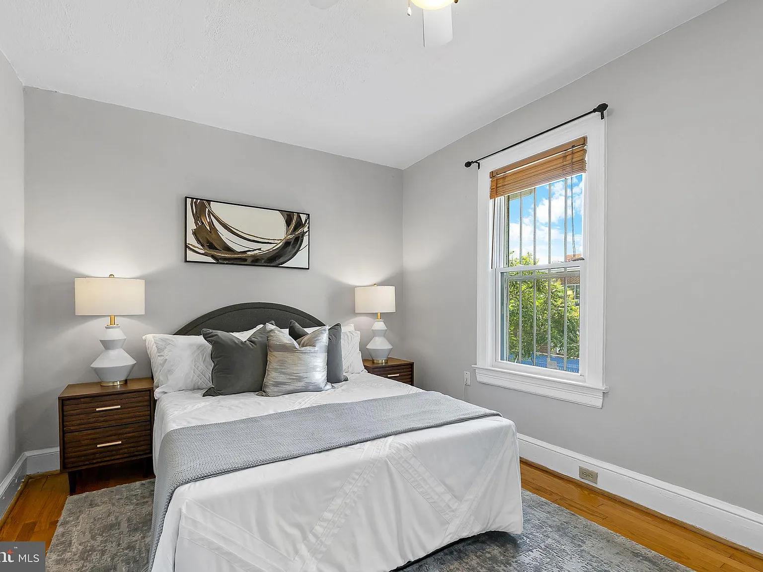 2 bed, 1.0 bath, 896 sqft, $2,400 — Photo 4