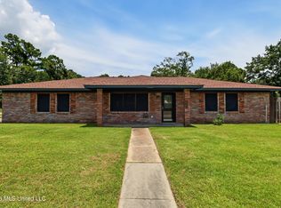 631 Michelle Dr, Biloxi, MS 39532