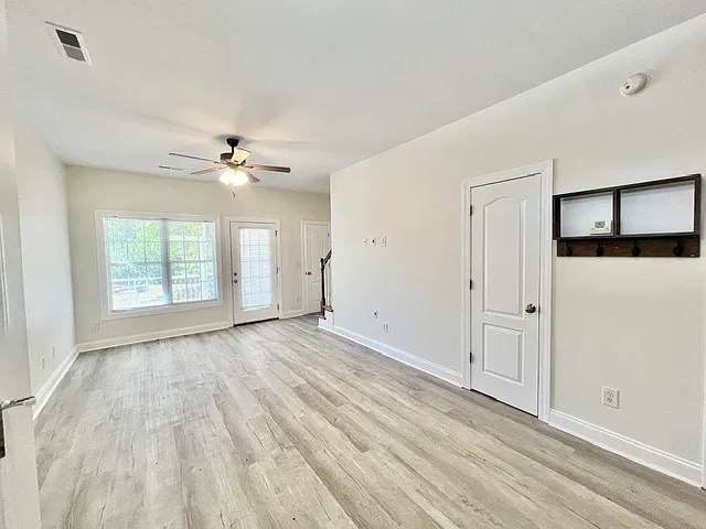 1511-A Bridgewood Drive - 1 — Photo 2