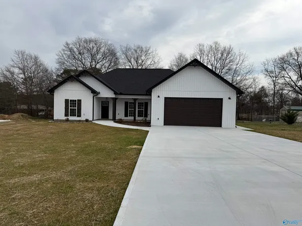 108 Carrington Ln, Albertville, AL 35950