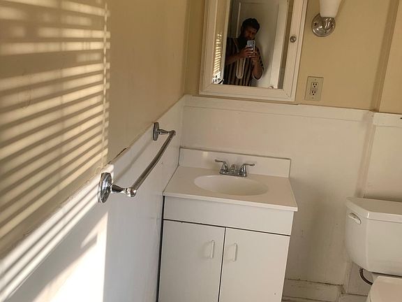 5th image of 556 18th St Floor 2