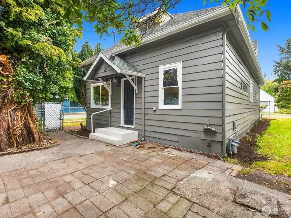 501 Smithers Avenue S, Renton, WA 98055